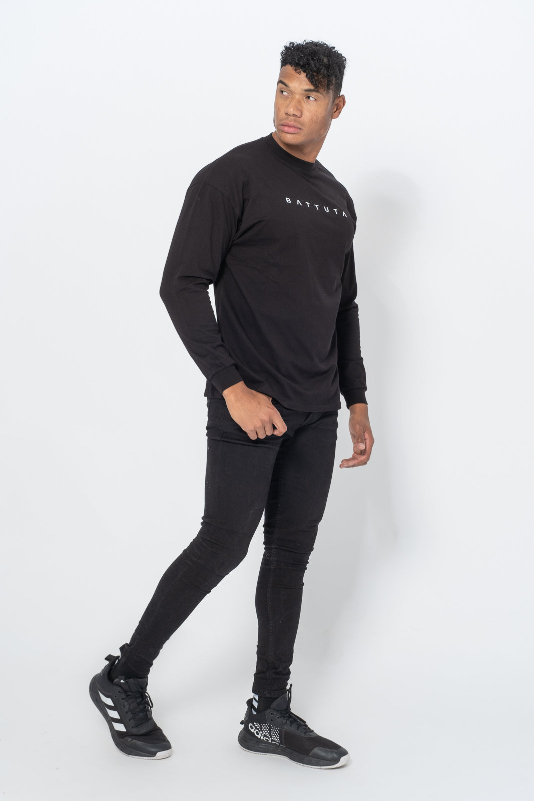 LONG SLEEVE BLACK T-SHIRT